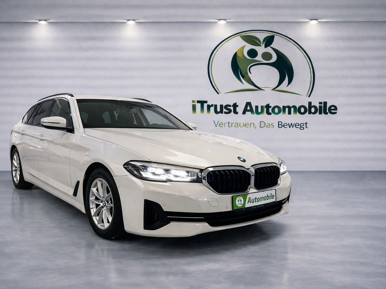 BMW 520d xDrive Touring M-TECHNIC RFK AHK HARMAN/KA