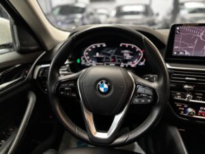 BMW 520d xDrive Touring M-TECHNIC RFK AHK HARMAN/KA 4