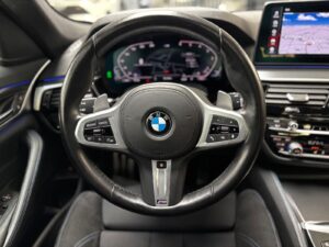 BMW 520d xDrive M Sport Touring HUD PANO LED CAM LIC 4