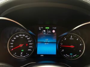 MERCEDES-BENZ GLC 300de 4Matic KAMERA AKTIV-STZ AHK 5