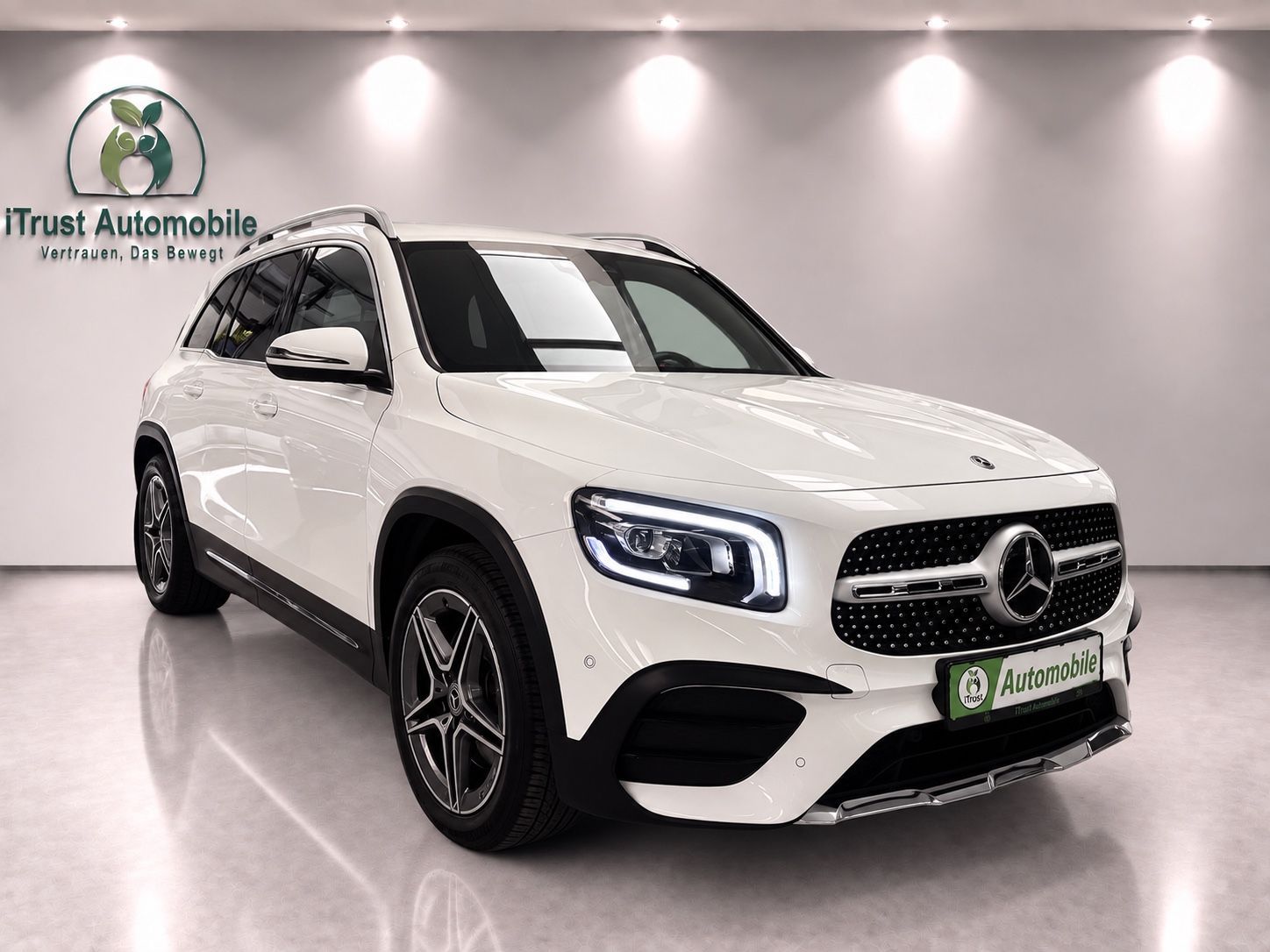 MERCEDES-BENZ GLB 250 4Matic AMG-Line Live-Cockpit